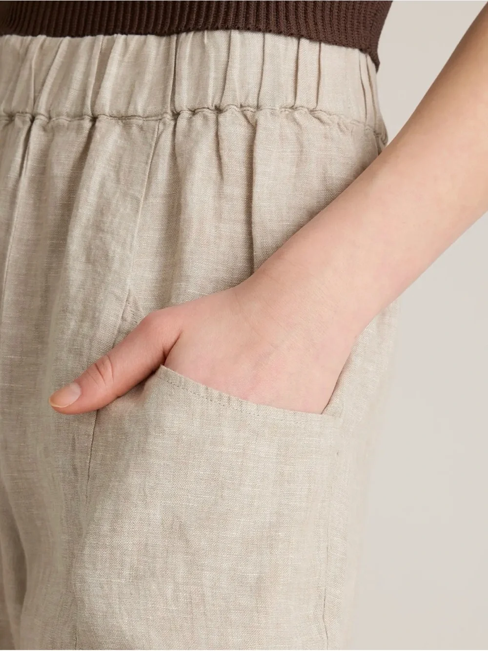 Quince 100% European Linen Tapered Ankle Pants.  Color Sand. Size Large